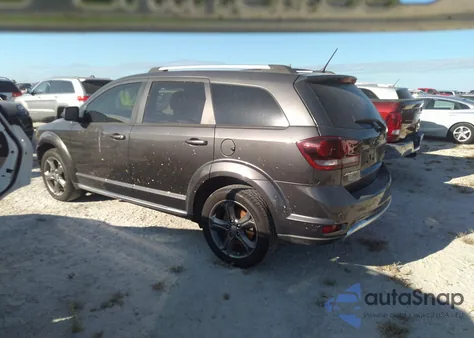 2017 Dodge Journey Crossroad Plus z USA, uszkodzony, nr VIN 3C4PDCGGXHT643915